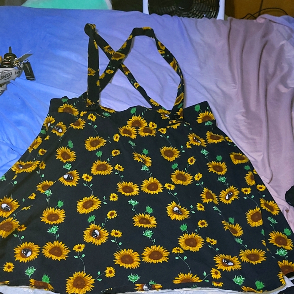 Hot topic skull sunflower skirt